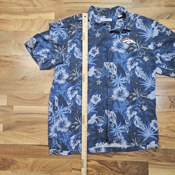 Tommy Bahama NFL Denver Broncos Hawaiian Shirt LT Blue 100% Silk - Picture 6 of 10